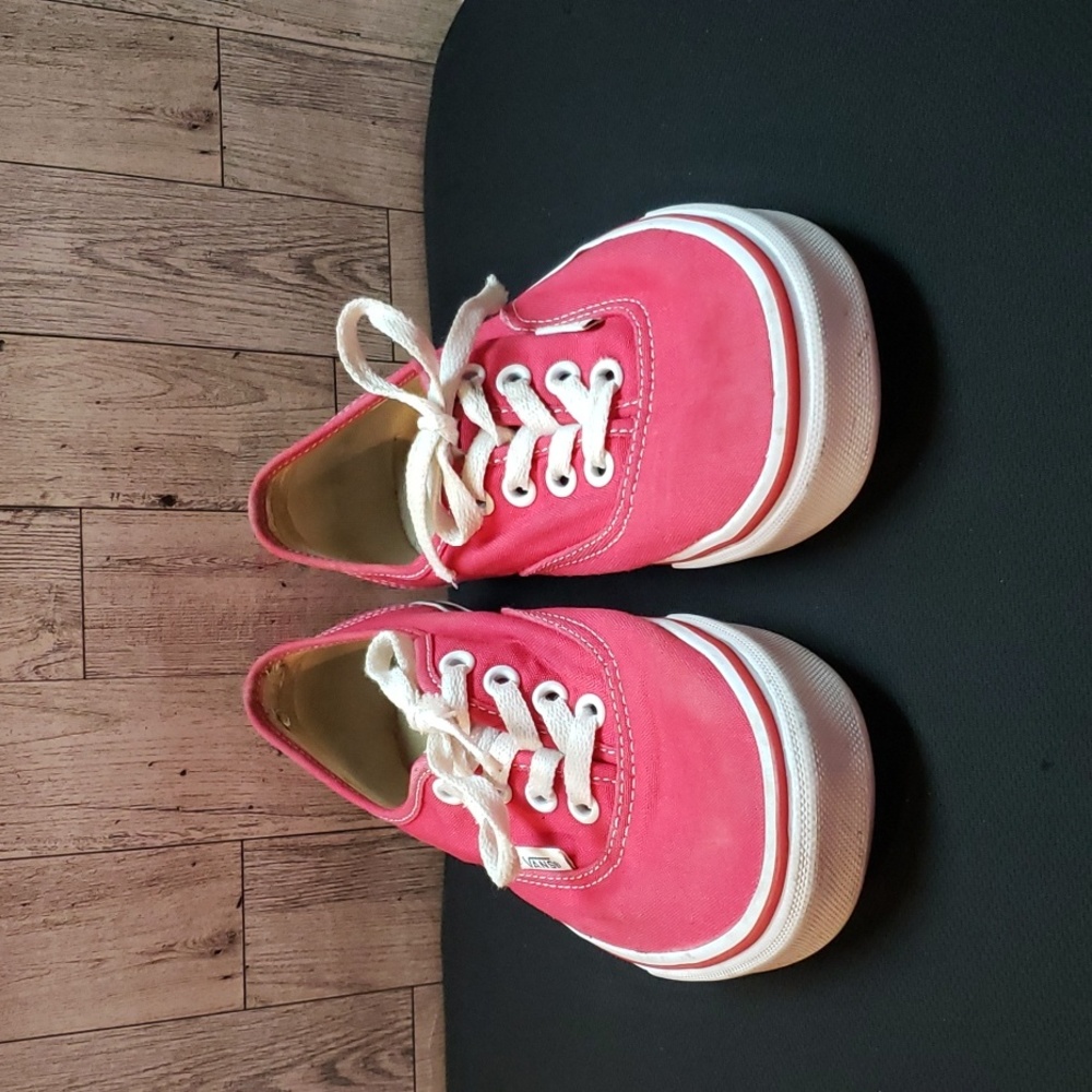 Uni-sex Red Vans Sneakers Women 6.5/Men 5
